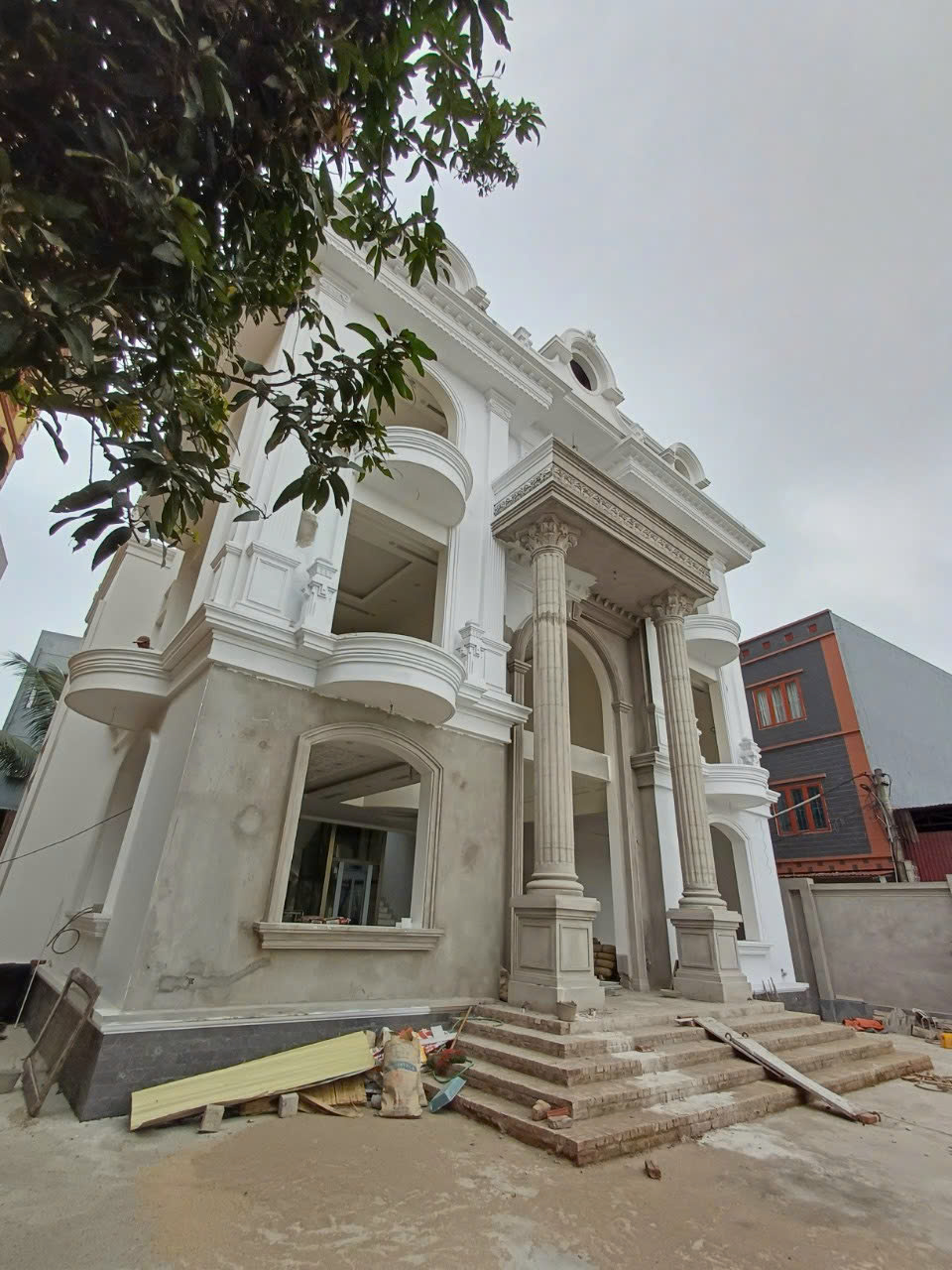 Thiết kế thi công nhà tân cổ điển mái mansard tại Bắc Ninh